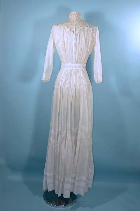Edwardian white dress back